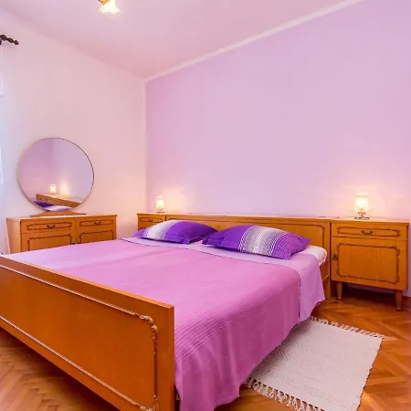 Quaint With Garden In