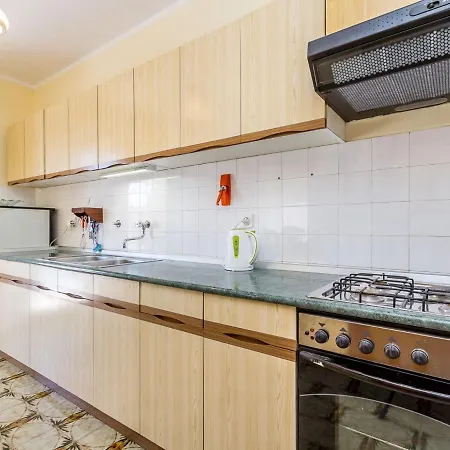 Quaint With Garden In Apartment *