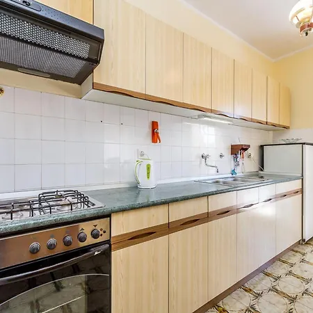 Quaint With Garden In * Medulin